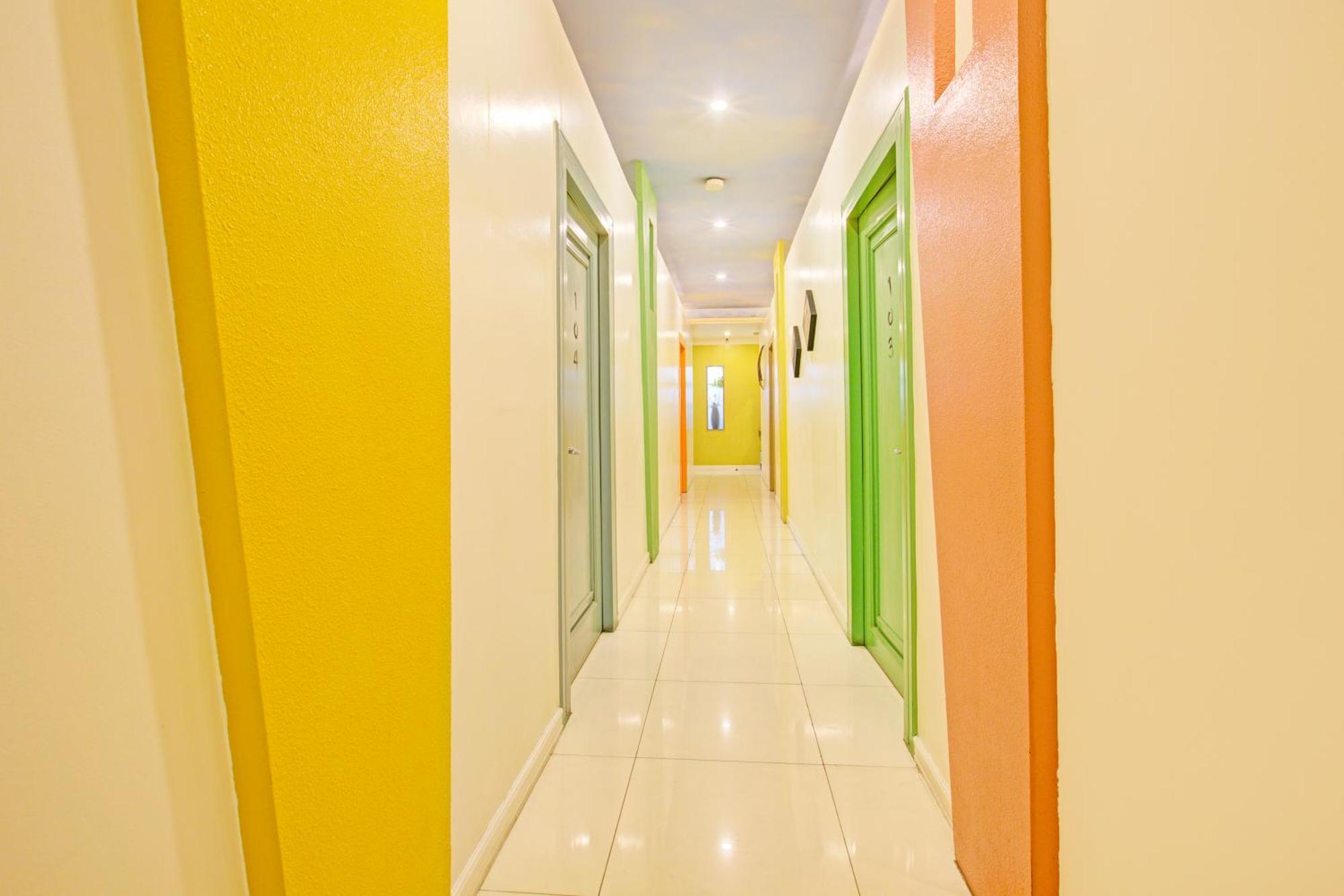 Townhouse Oak Makati Manila Near Pnr Pasay Evangelista Formerly Vip Suites Makati City Exterior foto