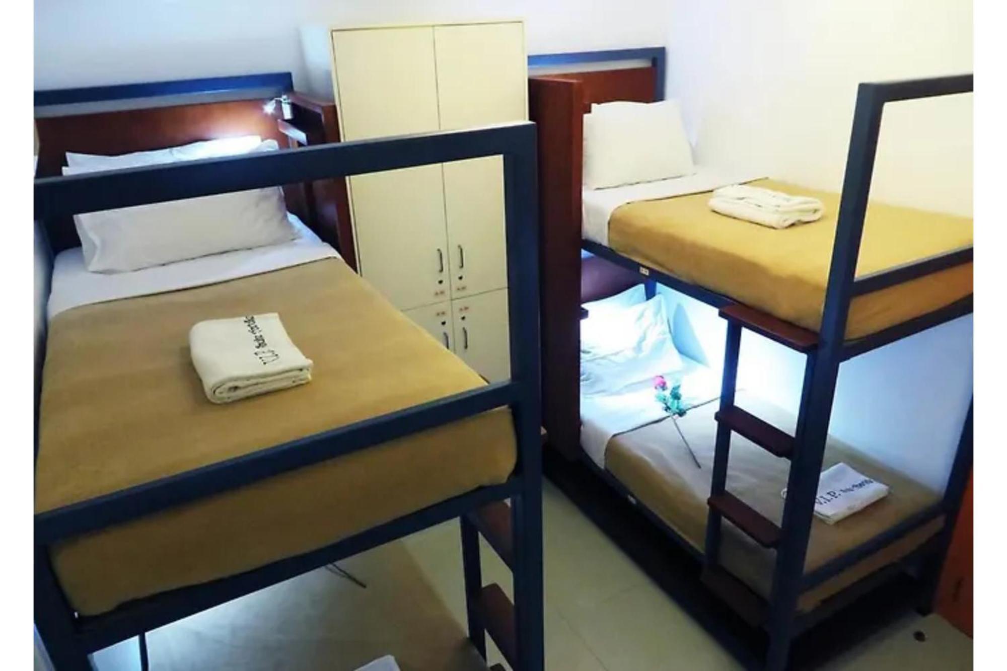 Townhouse Oak Makati Manila Near Pnr Pasay Evangelista Formerly Vip Suites Makati City Exterior foto