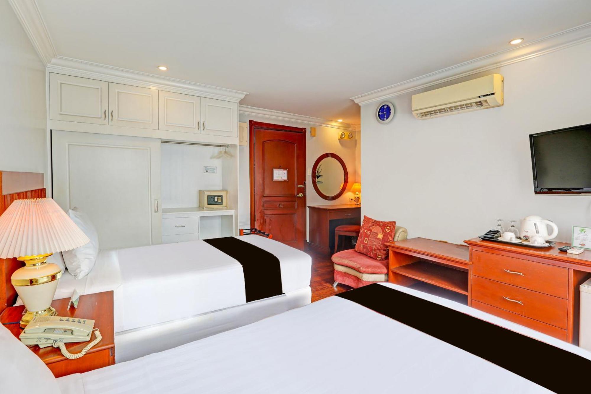 Townhouse Oak Makati Manila Near Pnr Pasay Evangelista Formerly Vip Suites Makati City Exterior foto